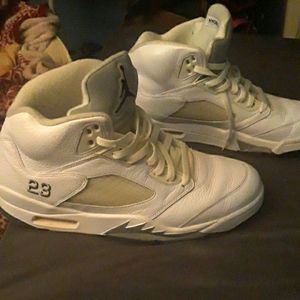 Used but not warm very much 23 Jordan's hightop shoes